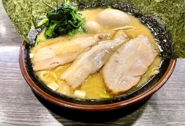 【愕然】ラーメン屋｢ニンニク入れますか？｣　俺｢お願いします｣　ラーメン屋｢は？それどっち？｣　俺｢は？｣→結果…