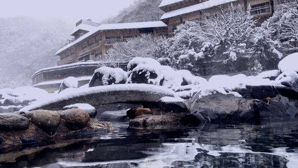 旅館の温泉でヤクザと2人きりになった時・・・・・