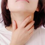 【喉痛注意】喉に違和感？医師「オミクロンの特徴として、喉が痛いというのが非常に多い」