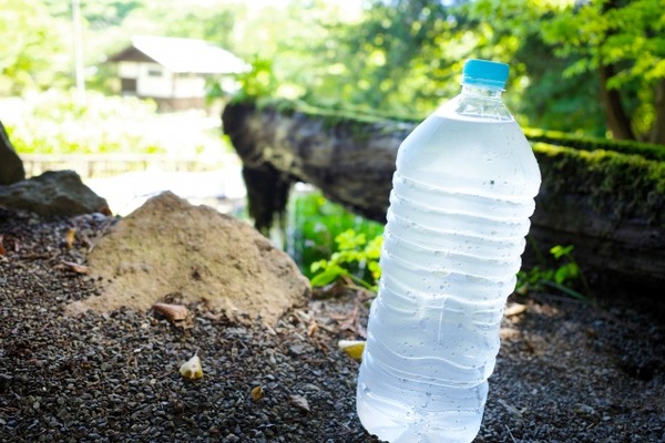 馬鹿「水1リットルは1キロです」ワイ「じゃあ水1リットル飲んだら体重1キロ増えるんやな？？」→