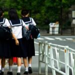 【悲報】女子中学生(13)、深夜にコンビニに行くもヤバイ奴に絡まれてしまう