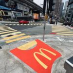 そりゃ導かれるわ。マレーシアの新名所、マクドナルドのフライドポテト横断歩道