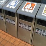 【悲報】コンビニのゴミ箱撤廃した結果 → 運転手の民度が低すぎる！！