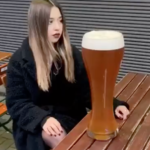 女さん、くそでかジョッキになみなみと注がれたビールを一瞬で飲み干してしまう…！！