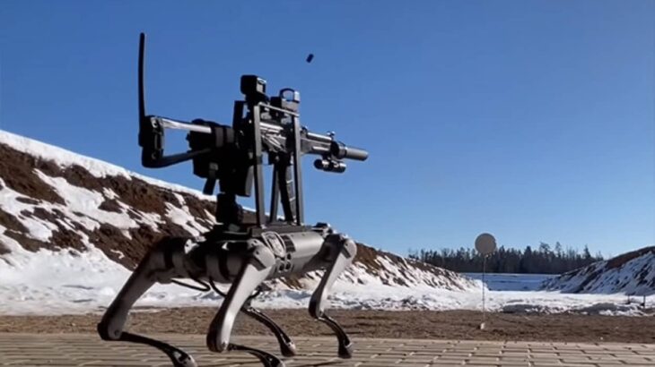 ロシア人が関与か？犬型ロボットにサブマシンガンを取りつけた射撃訓練の映像が投稿され波紋を呼ぶ