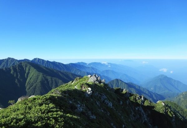 【画像】五頭連山で遭難した親子、道を間違えて死亡した場所、ガチでヤバすぎる…