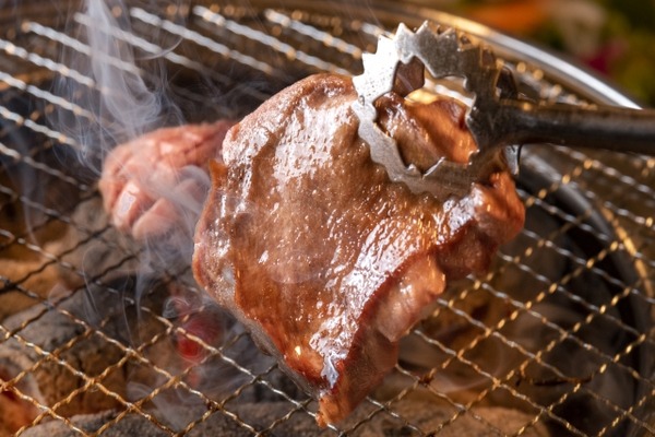 ワイ、焼肉屋で良かれと思ってやってた行為がネットでディスられていて感涙…