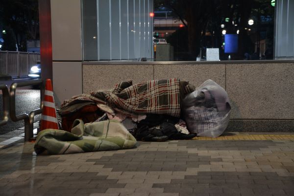 渋谷のホームレス対策、ガチでヤバすぎてドン引きするレベル…(画像ｱﾘ)