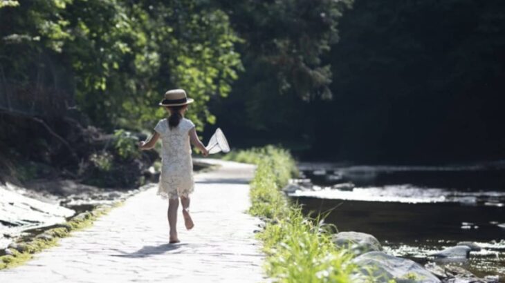 日本の子供の歩き方は諸外国の子供と異なることが判明