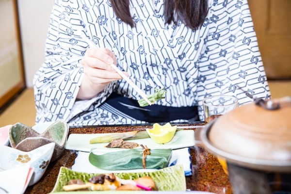 【閲覧注意】旅館で出された料理、釣り針が入ってた結果・・・(画像ｱﾘ)