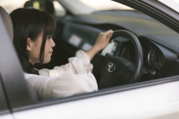 軽に乗ってる女さん「あっ」コツン　隣に駐車してる俺「あー！あーー！あああああああー！」→結果・・・