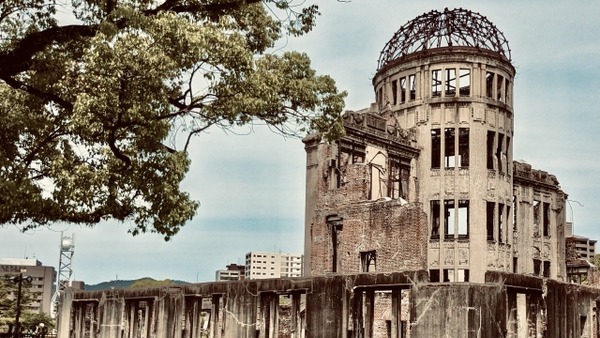 アメリカ「広島長崎の原爆投下は正しかった。あれが戦争を早く終わらせた。」←これ