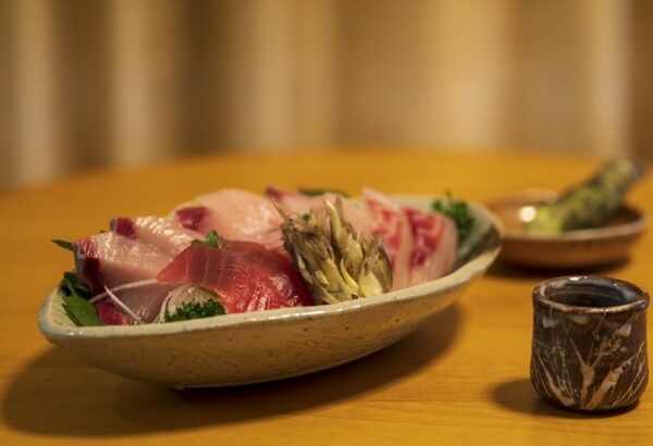 【画像】釣った魚で酒のつまみつくるぞ！