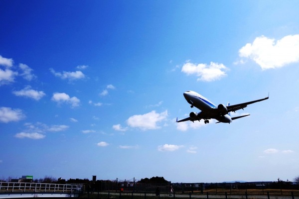 息子(8)「パパー、どうして雲は空に浮いてるのー？」ワイ(32)「そんなもん、お前…ww」→