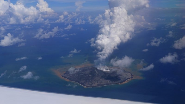 【海底火山】小笠原諸島・西之島で噴火を確認！噴火は去年の8月以来