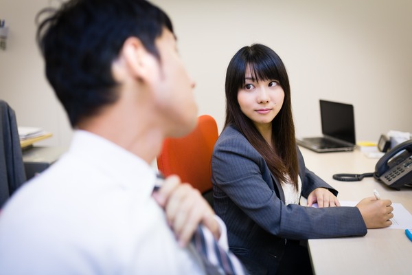 女後輩「終電、行っちゃいましたね…」ワイ「…今日うち、泊まる？」女後輩「！…は、はいっ///」