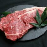 スーパーでステーキ用の肉を選ぶワイ「アメリカ産でもうまいやろ、安いしアメリカ産でいいわ」→結果。。。