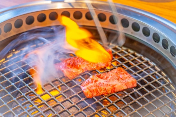 焼肉屋にて上司すみませーんご飯つワイえ上司え結果