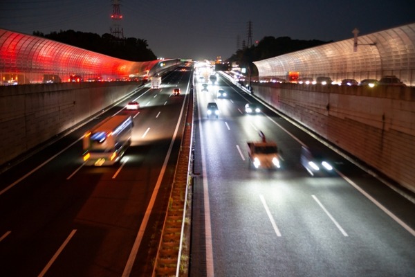 【朗報】高速道路無償化へ！！！