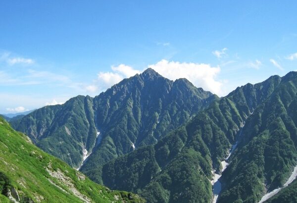 【画像】明治の登山家「人類で始めて剱岳に登ったぞ！あれ？何か刺さってる…」