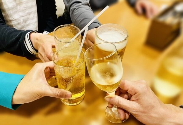 飲食店トッモ「食べ終わったら皿重ねて片付けやすいようにするやで～」ﾃｷﾊﾟｷﾃｷﾊﾟｷ→結果