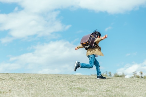 【悲報】Twitter「これが昔と今の小学生の流行りの違いですw」→7万いいね！