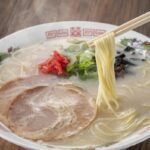 観光客「ラーメン、粉落としで！」ワイ＆彼女「プッｗｗｗｗ」→