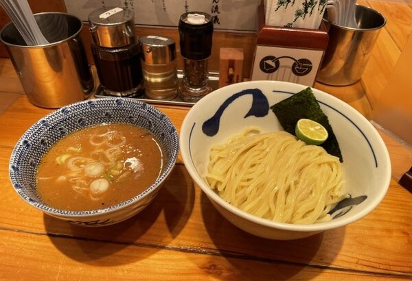 有名ラーメン店主つけ麺で麺だけ食べる奴はバカ