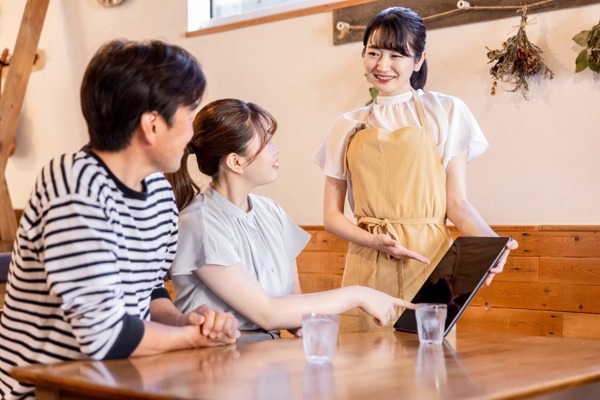 俺「ランチセット2つ」店員「ランチタイムでスープバーご自由です」俺「いらない」彼女「？」俺「いらない」→結果ｗ