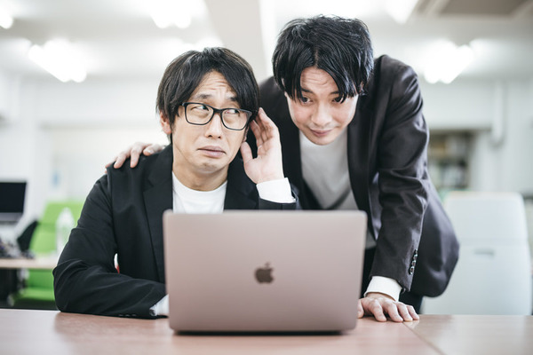 上司「○○君会社きてから3時間ぐらい何してるの？パソコン操作してないよね」ぼく「えっ…あっ…？して、してまングッ」