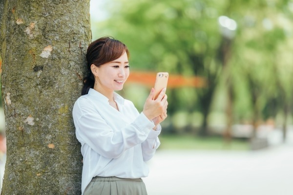 【画像】女さん｢え？待ってｗこんな所に志村けんがいるｗｗ撮っとこｗｗｗ｣ﾊﾟｼｬ!!…180枚ｗ