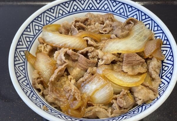 俺「牛丼並で」店員「はい！確認します！牛丼の並ですね」俺「牛丼並って」店員「？」俺「言ったよね！」