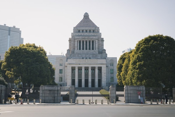 【画像】日本政府「税金を払ってないクソ職業を紹介します」→結果ｗｗｗｗｗｗｗ