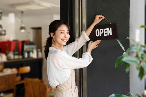 ワイ「あの店員可愛すぎやん！」→一年半通いまくってやっと連絡先ゲットした結果ｗｗｗｗｗ