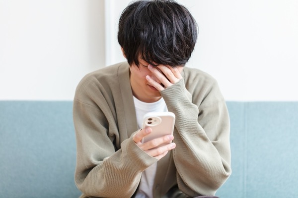 バイト俺「あの…シフト勝手に変わってて…その時間俺出れないんですけど…」→結果。。。