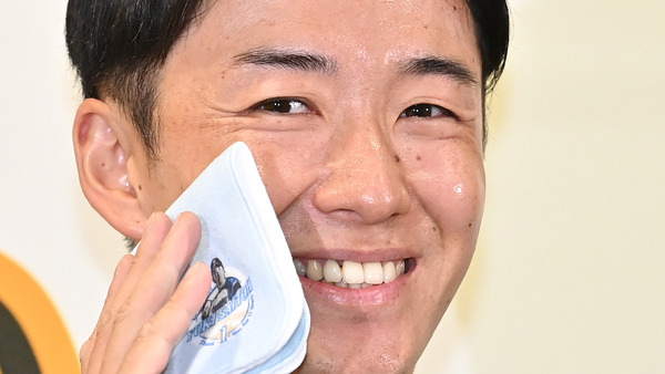 斎藤佑樹さん、引退1年目で150万以上の案件多数で億稼ぐ→その金で2年目伸びそうな会社に投資→結果…