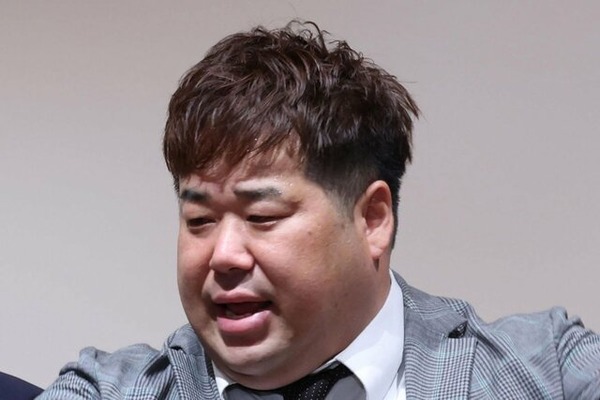 【終了】強迫性障害の吉本芸人さん、ガマンできなくなってしまい廃業覚悟の暴露祭りへｗｗｗ