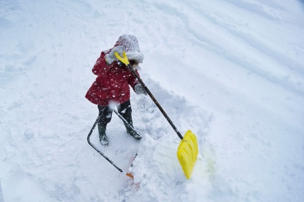 【愕然】東北人「雪かきしなきゃ」ｾﾞｪﾊｧ。ワイ「いや、電熱線張り巡らせればよくね？」→結果・・・