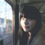 【呆然】電車にて俺「座りますか？」大学生女子「はい」当然のように座る。友達「……あのさ、女に席譲るのやめろよ」俺「は？」→結果・・