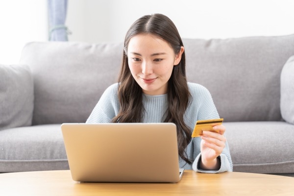 【呆然】宅配ドライバー「水を大量にネットで買う奴って馬鹿なん？スーパーで買えよ！！！」→→