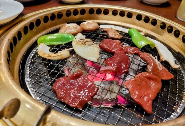 食べ放題焼肉店「網を湾曲させて肉がおける面積を少なくします」→結果・・・・