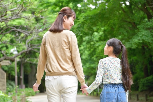 【警告】親にブラジャーを買って貰えなかった女性、こうなる・・