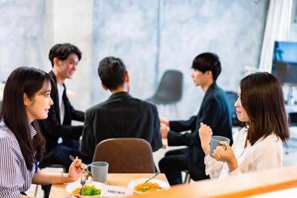 【呆然】弊社、派遣社員がゴミのごとく食堂に溢れた結果・・・・・・・