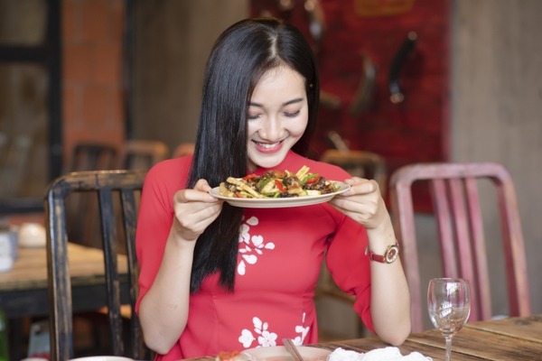 【呆然】ベトナム女性とご飯食べに行った結果ｗｗｗｗｗｗｗｗ