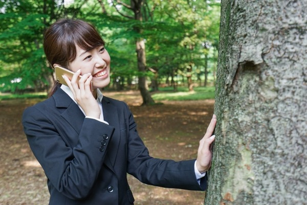 【画像】ダーツの旅でパンチラするJK「減るもんじゃないんでｗ」→